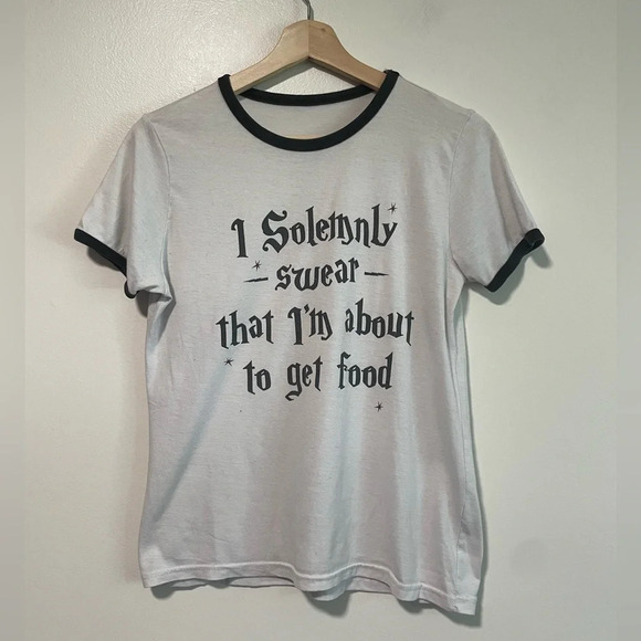 Harry Potter Theme Graphic T-Shirt “I Solemnly Swear That I’m About to Get Food” - Picture 1 of 6